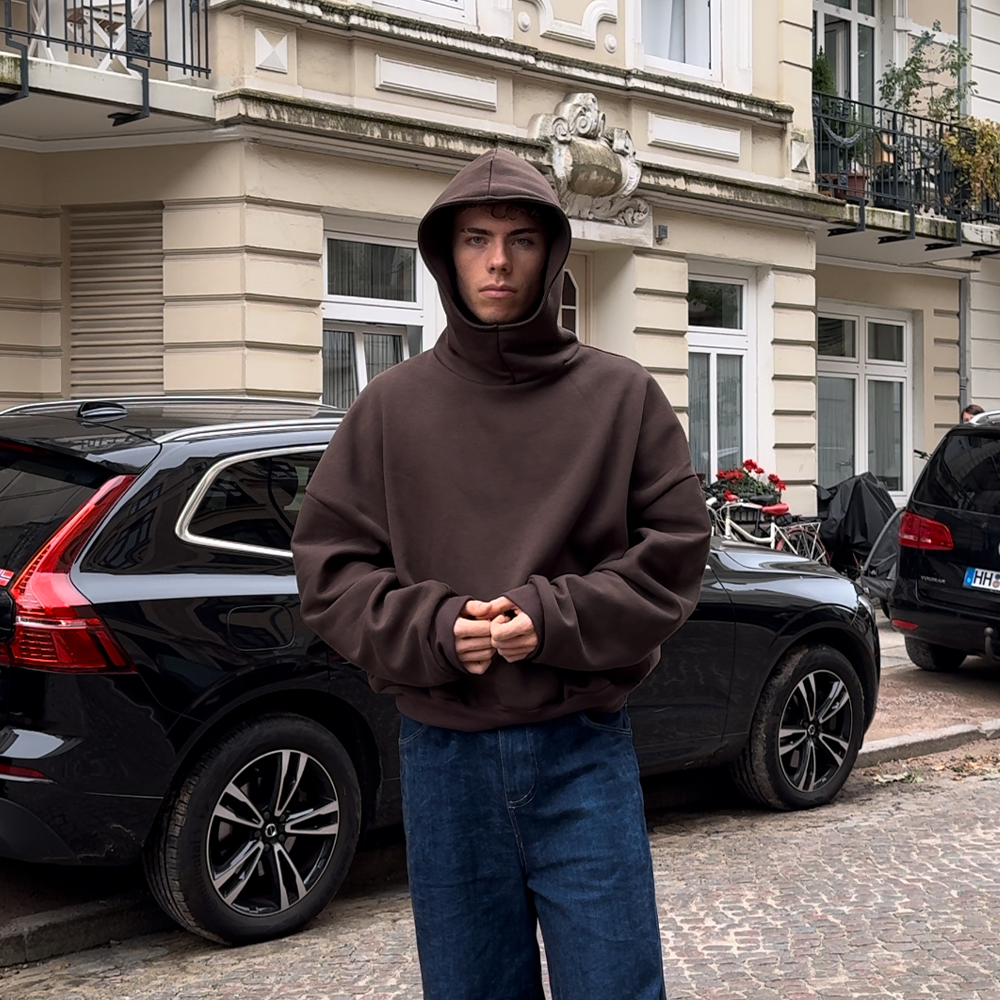 Oversize Hoodie Echo genäht aus PDF Schnittmuster – brauner Kapuzenpullover im Streetwear Look S bis XL