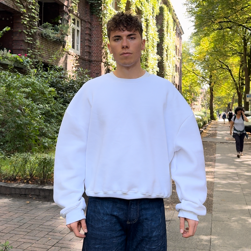 PDF Schnittmuster Oversize Sweatshirt Fives – selbstgenähtes Sweatshirt für Herren in Weiß
