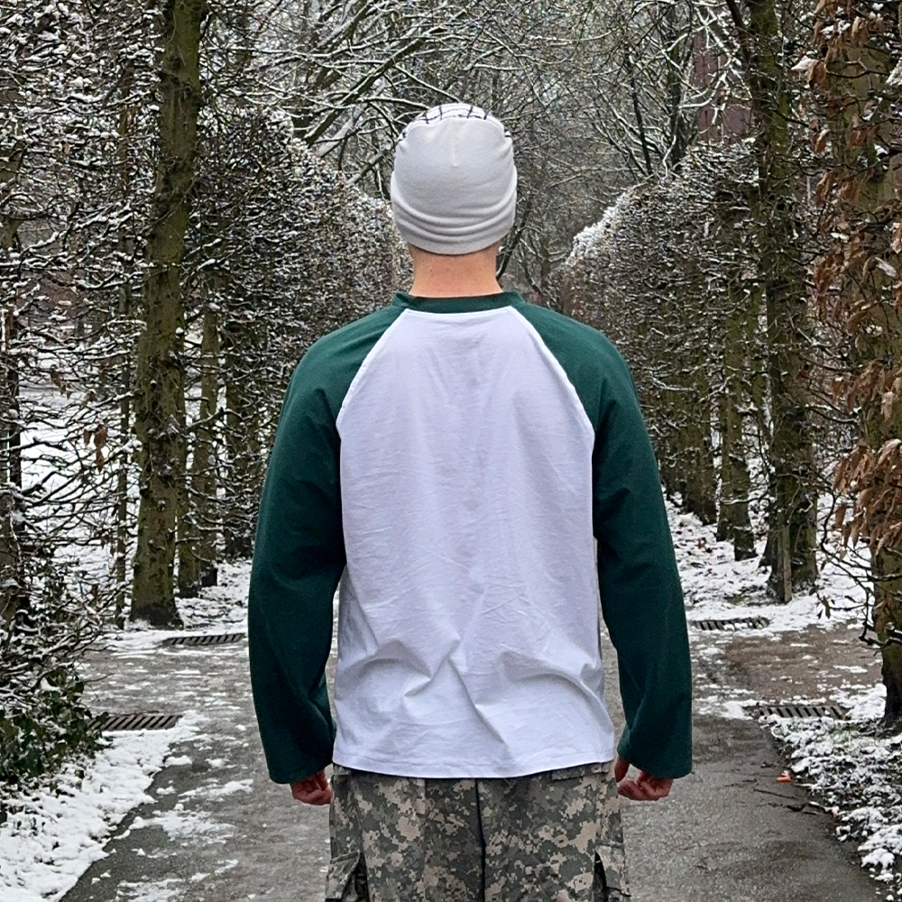 Selbstgenähtes Raglan Longsleeve aus Schnittmuster – Rückansicht im Streetwear Look