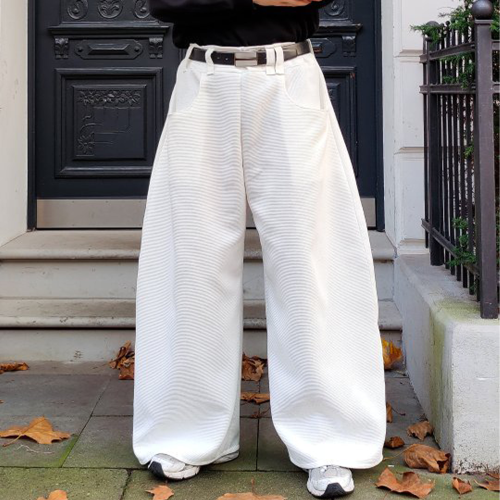 DIY Baggy Hose mit Bogen-Details – Beispiel getragen aus Schnittmuster