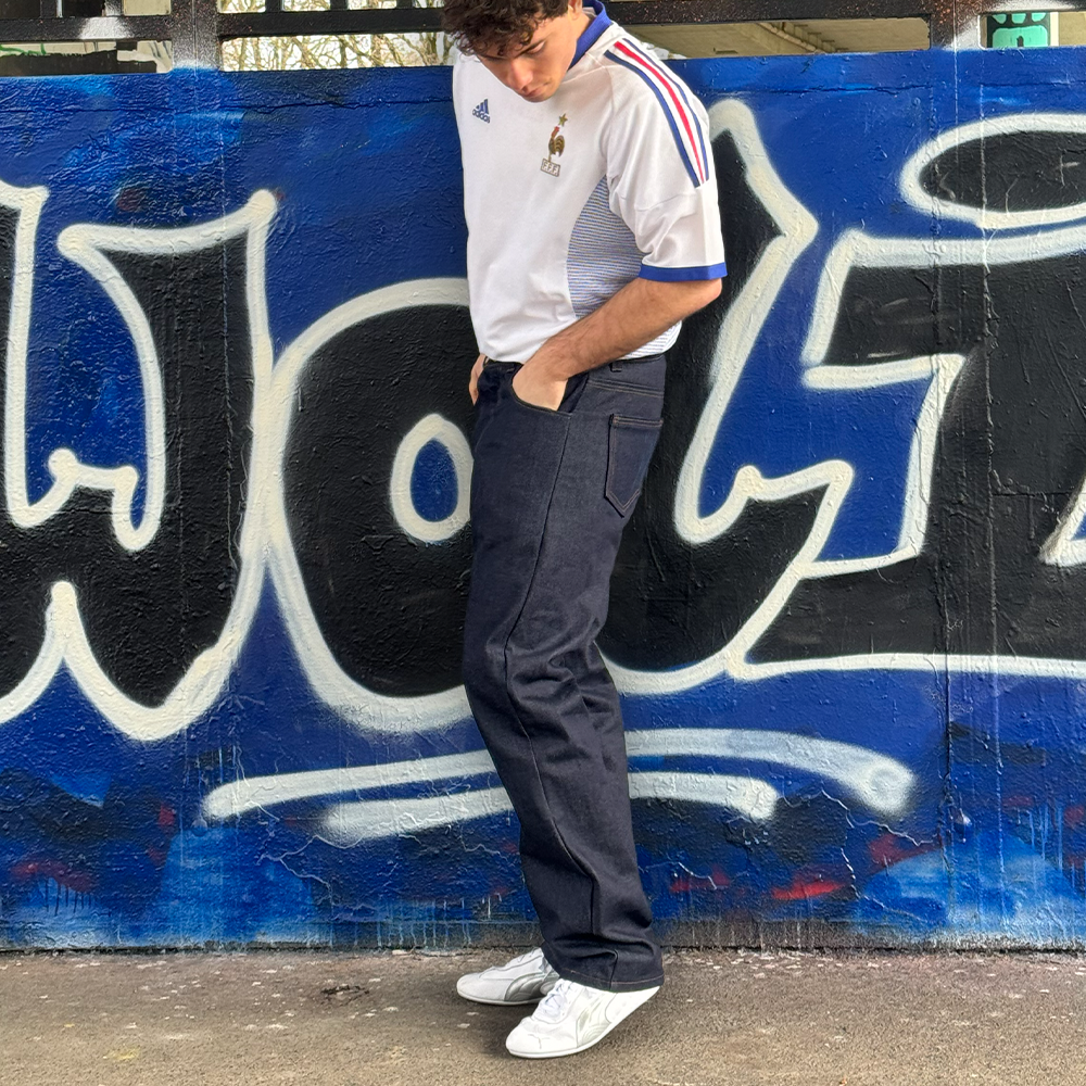 Jeans DIY Kit | 2.5m Heavy Denim Stoff, Schnittmuster & 6 Knöpfe