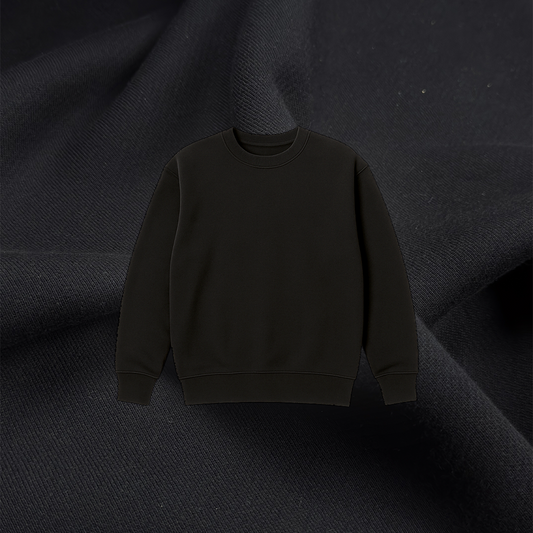 Schwarzes selbstgenähtes Sweatshirt aus 475 g/m² Premium Sweatstoff, Produktfoto für DIY Kit.